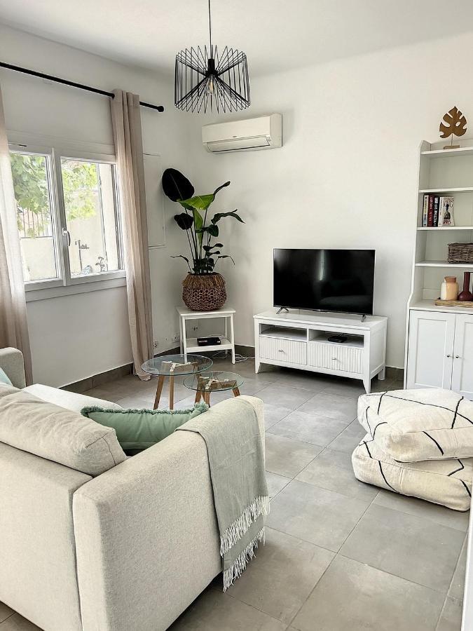 Charmante Maison De Ville Avec Jardin, Terrasse Et Terrain De Petanque โฟส์-ซูร์-แมร์ ภายนอก รูปภาพ
